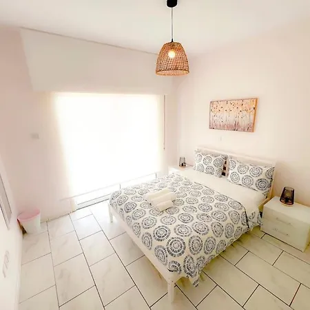 Samos Center, 2br Sleeps 4