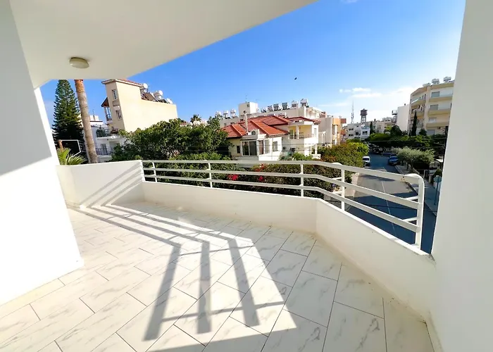 Samos Center, 2br Sleeps 4