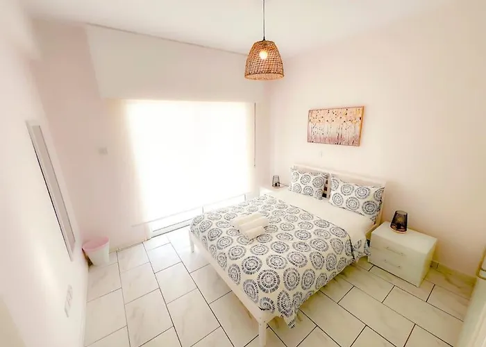 Samos Center, 2br Sleeps 4