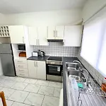 Samos Center, 2br Sleeps 4 * Lemesos