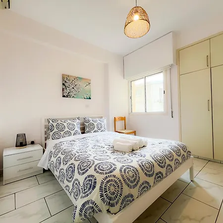 Apartment Samos Center, 2br Sleeps 4 Limassol